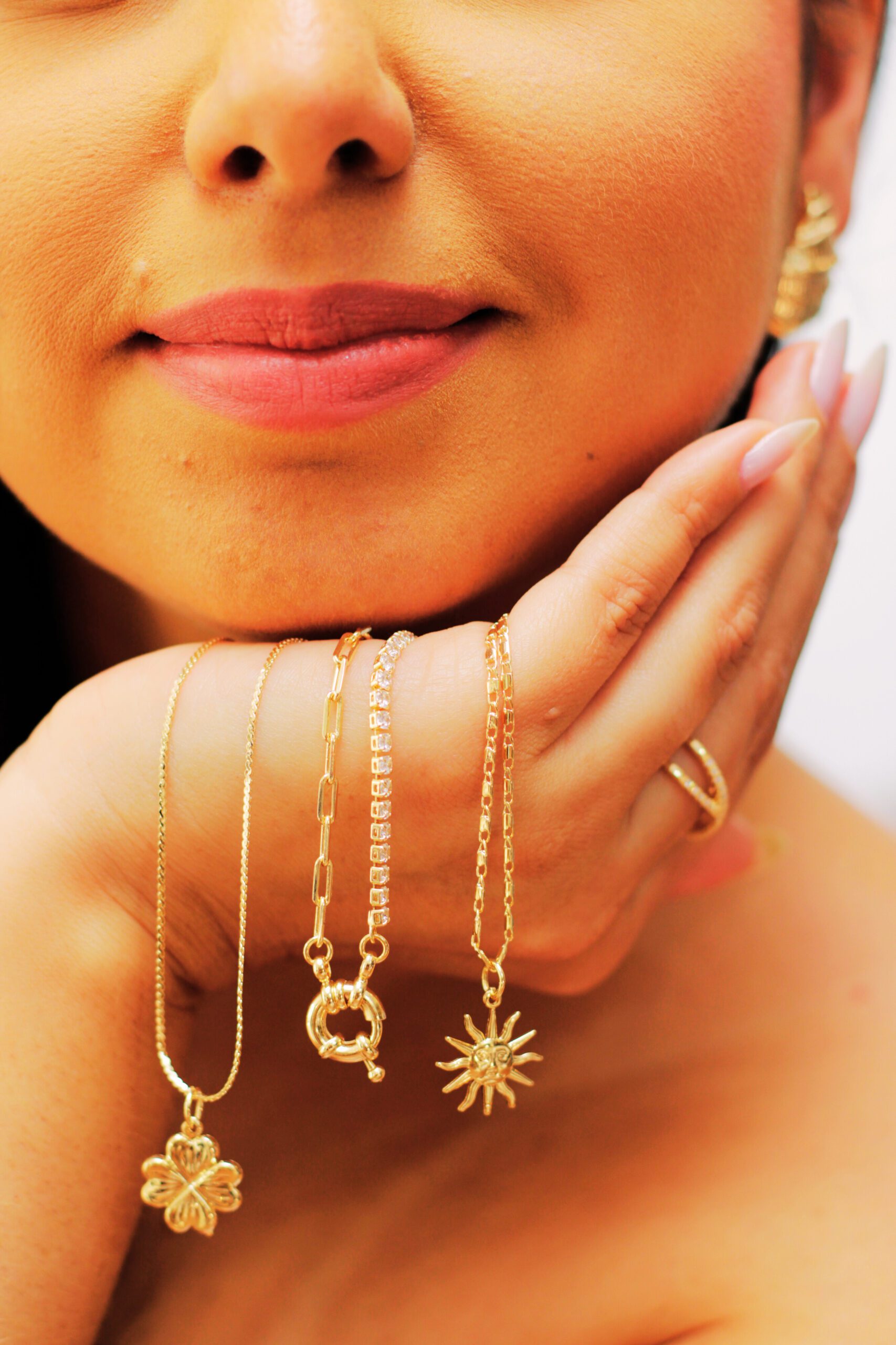 Colar com Fecho Boia e Riviera Banhado A Ouro 18K - Imagem 2