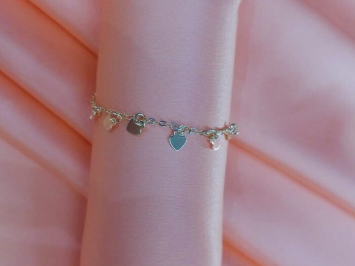 Pulseira de Corações Banhada a Ouro 18k