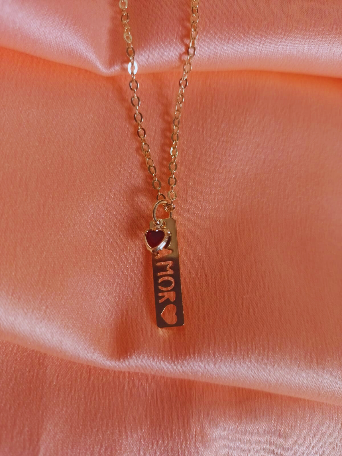 Colar Amor com Pingente Coração Vermelho Banhado A Ouro 18k