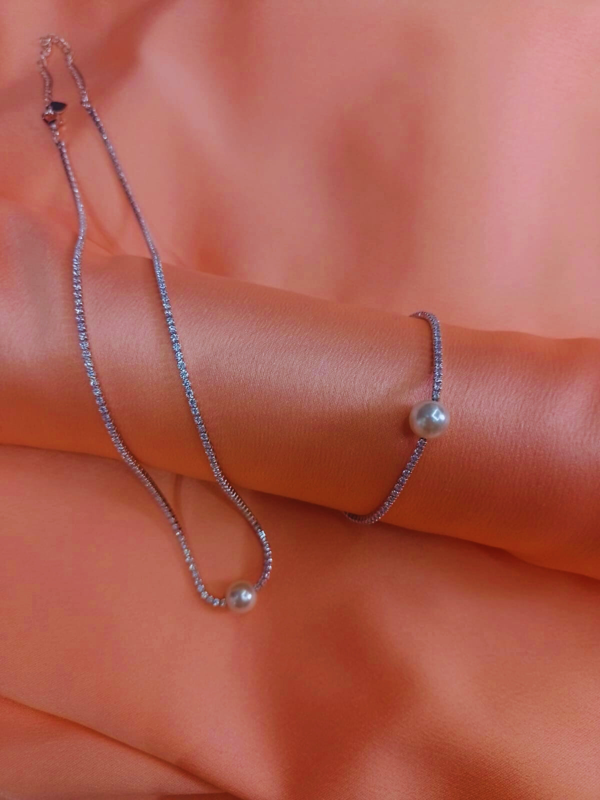 Pulseira Riviera com Pérola Banhado a Ródio Branco