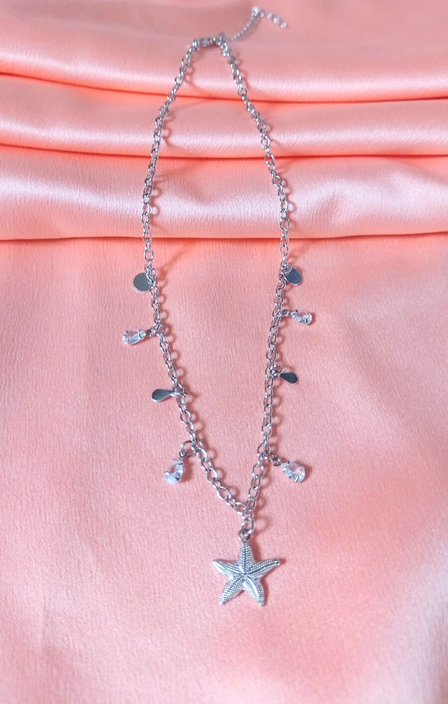 Choker Estrela com Gotas de Zircônias Banhado a Ródio Branco