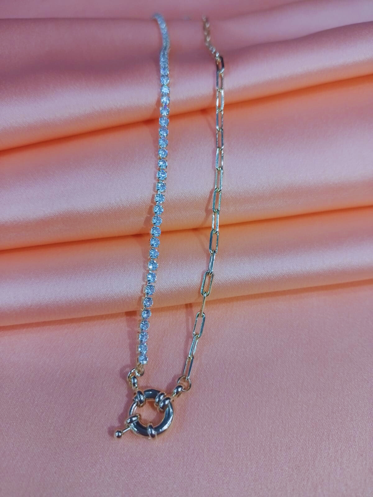 Colar com Fecho Boia e Riviera Banhado A Ouro 18K