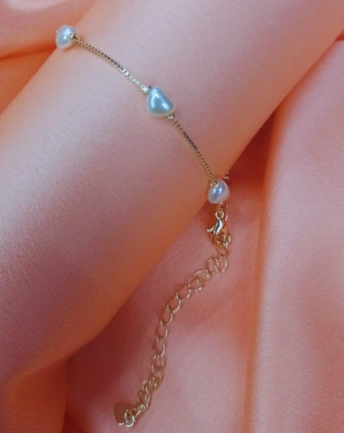 Pulseira Pérola em Formato de Coração Banhada a Ouro 18K