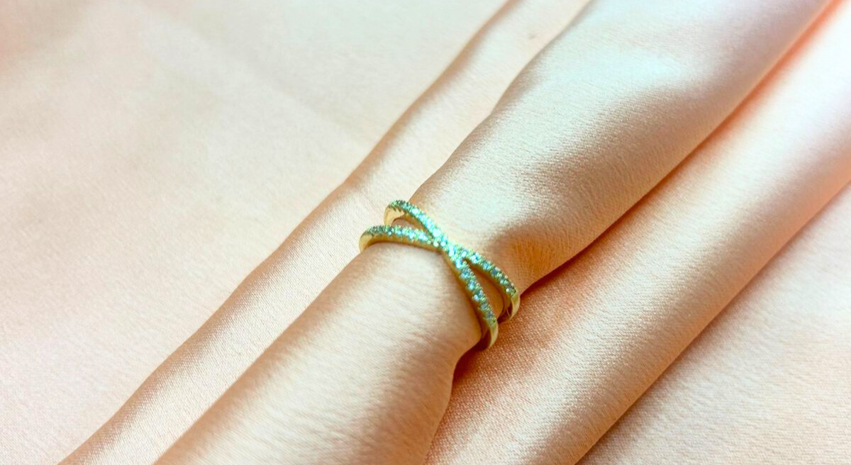 Anel Cruzado Cravejado Banhado A Ouro 18k