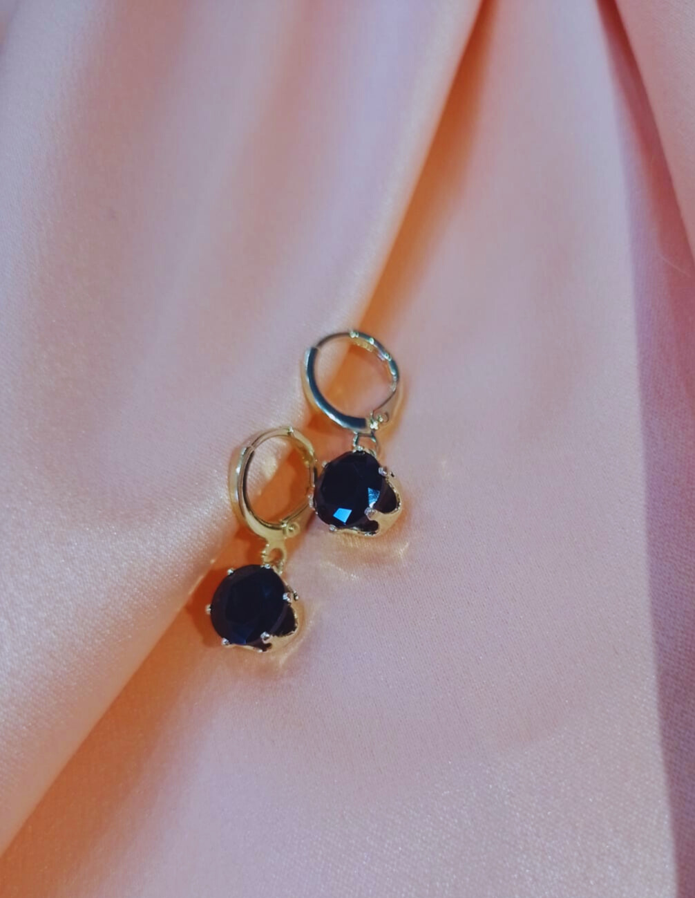 Brinco Click Com Zircônia Preta Banhado a Ouro 18k