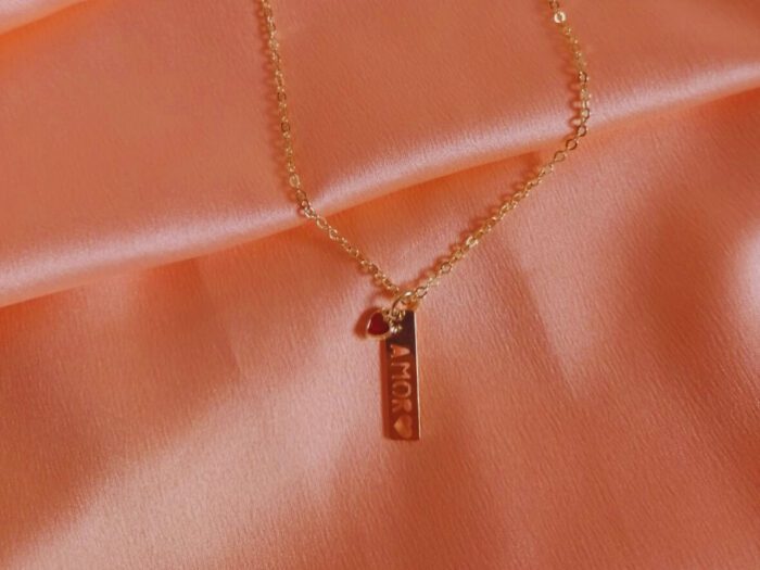 Colar Amor com Pingente Coração Vermelho Banhado A Ouro 18k - Imagem 2