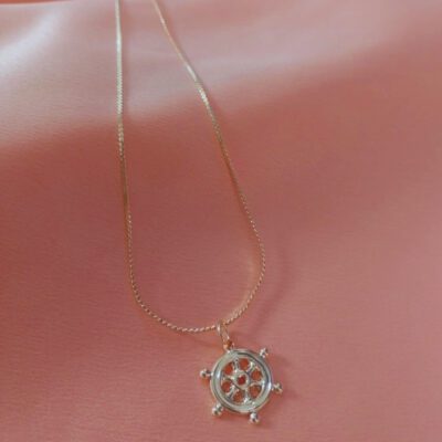 Colar Pingente Leme de Navio Banhado a Ouro 18K