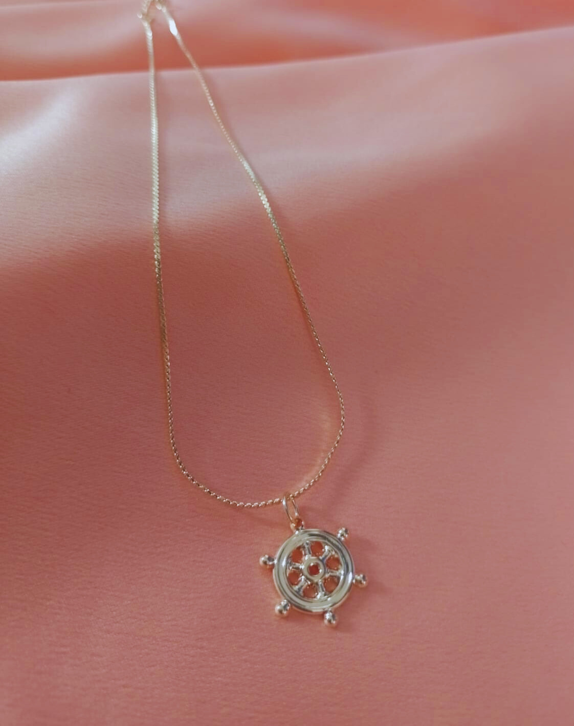 Colar Pingente Leme de Navio Banhado a Ouro 18K