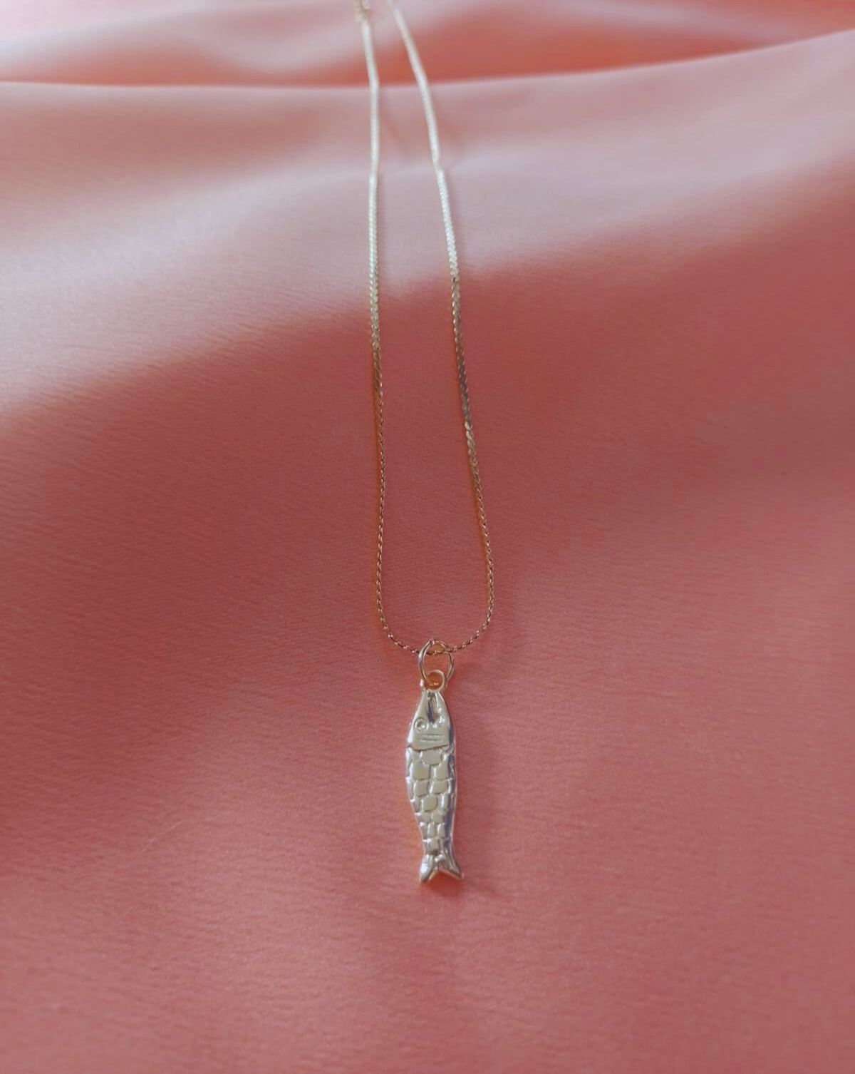 Colar Pingente Peixe Banhado a Ouro 18K