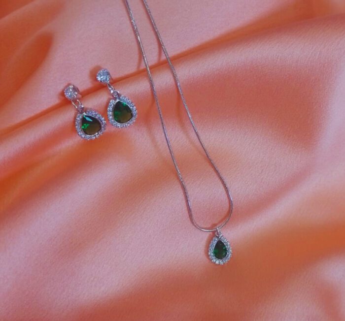 Conjunto Colar E Brinco Gota Zircônia Verde - Banhado A Ródio Branco