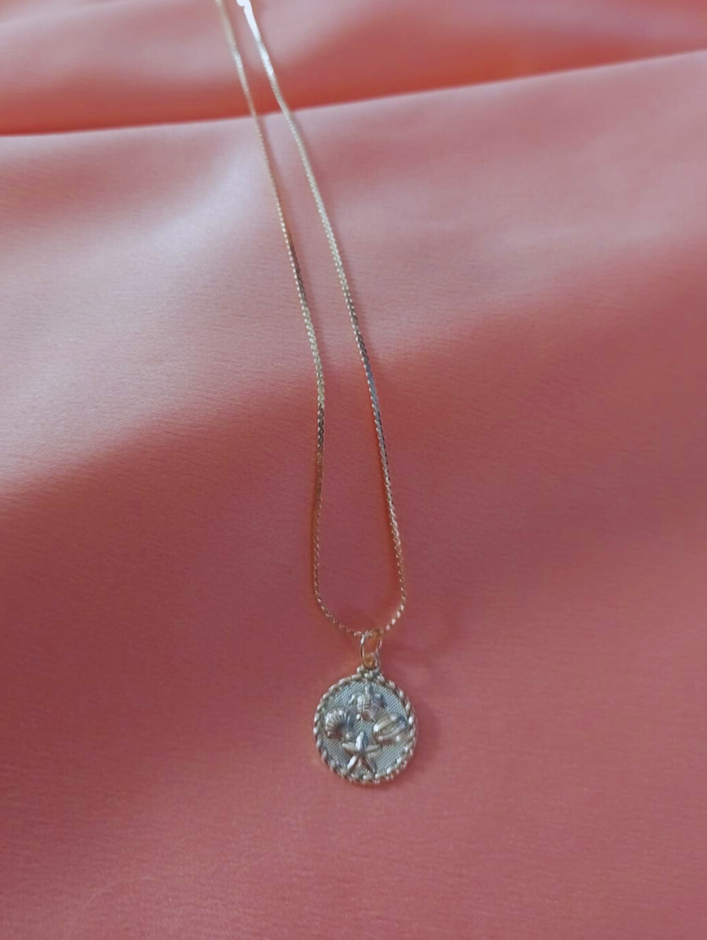Colar Pingente Praia Banhado a Ouro 18K