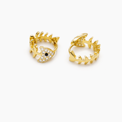 Brinco Click Peixe Cravejado Banhado a Ouro 18k