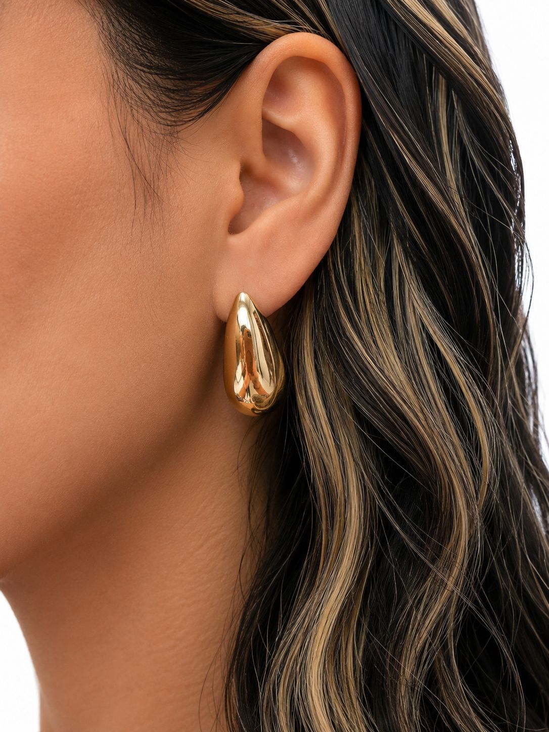 Brinco Gota Lisa Banhado a Ouro 18K - Imagem 2
