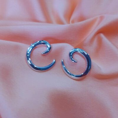 Brinco Caracol Banhado a Ródio Branco