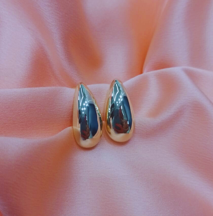 ð Brinco Gota Lisa Banhado a Ouro 18K Antialérgico ð