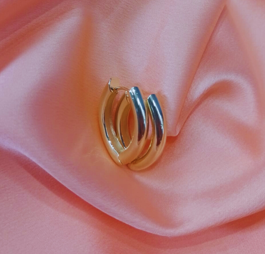 Brinco Argola Gota Tubo Liso Banhado a Ouro 18K