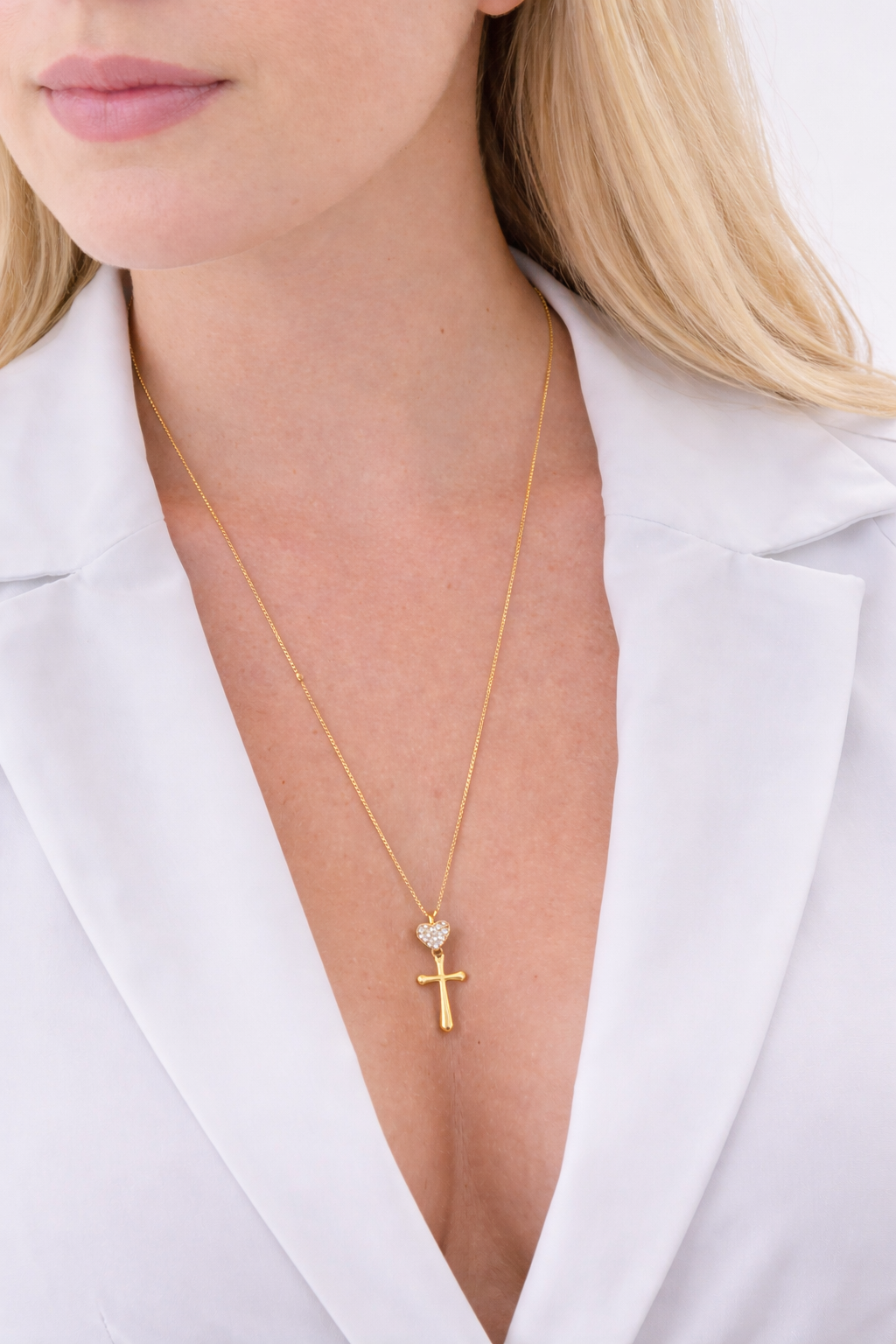 Colar Cruz e Coração Cravejado Banhado a Ouro 18k - Imagem 2