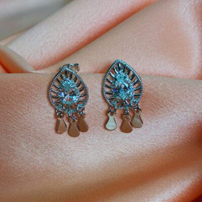 Brinco Gota com Cristal e Gotinhas Banhado a Ródio Branco