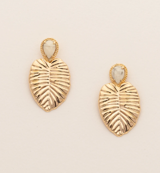 Brinco Folha Resina Off White Banhado Ouro 18k