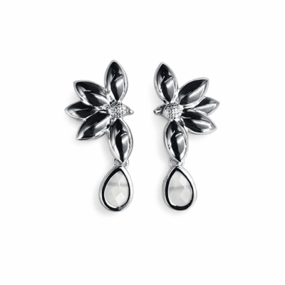 Brinco Flor Resina Off White Banhado a Ródio Branco