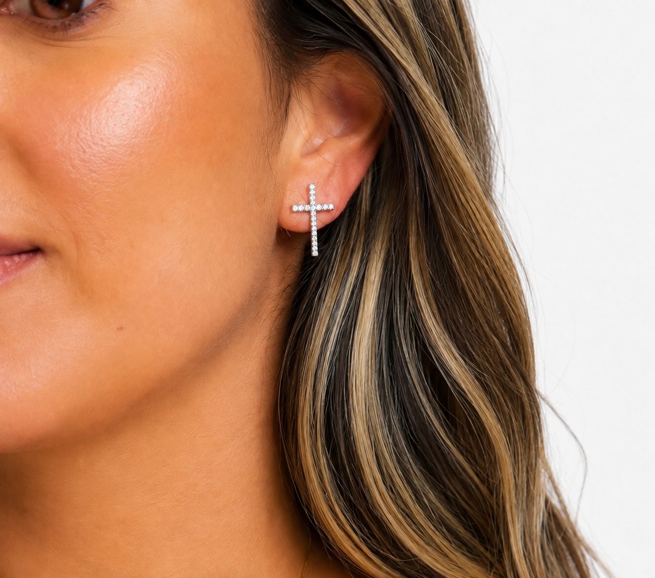 Conjunto Colar e Brinco Crucifixo em Ródio Branco - Imagem 2