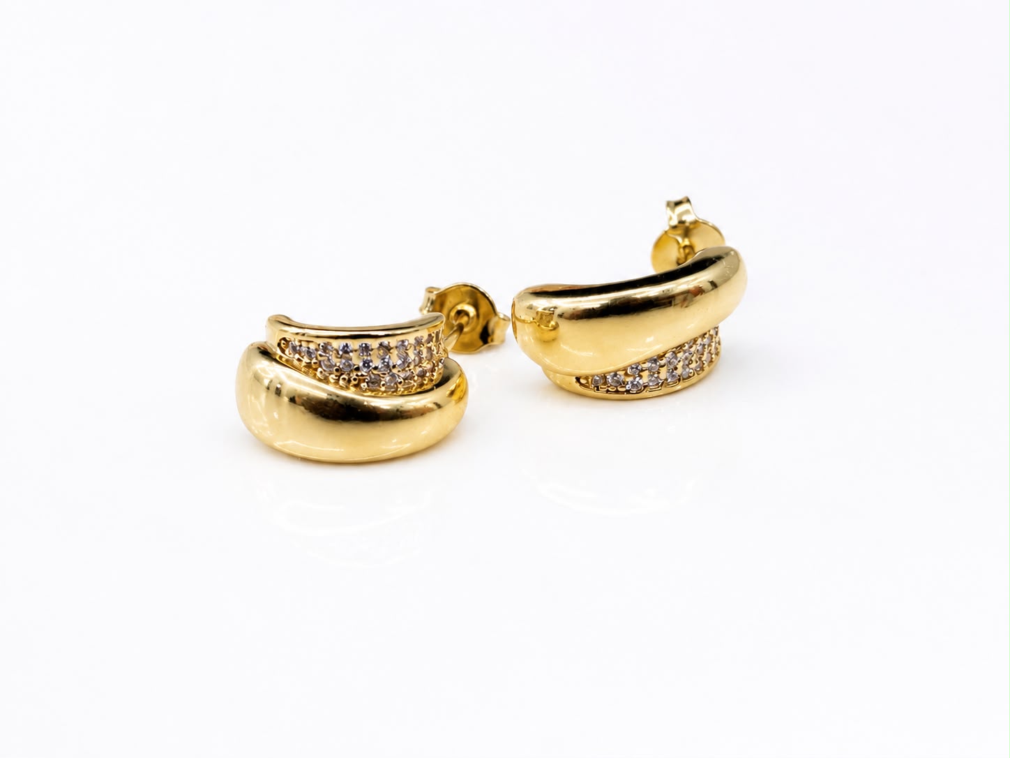 Brinco Meia Argola Mini Cravejado Banhado a Ouro 18k - Imagem 5