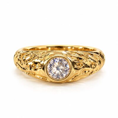 Anel Texturizado com Zircônia Banhado a Ouro 18K